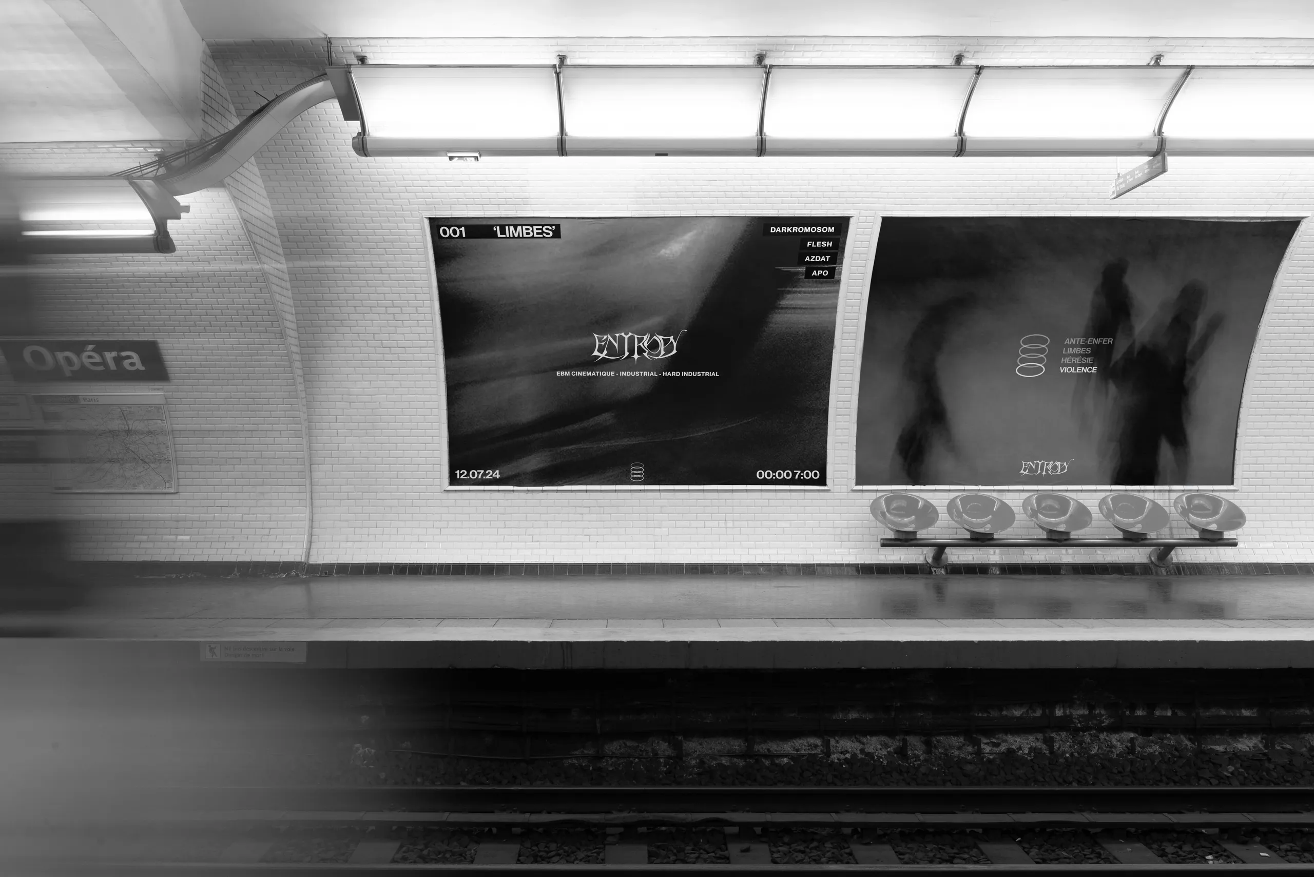 Two Entropy posters on the Opéra metro platform